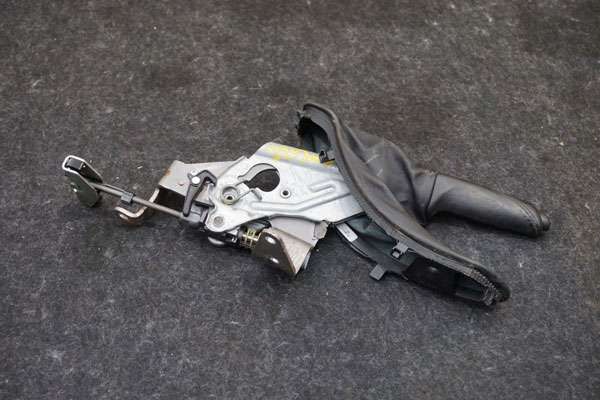 نکات مهم در نگهداری از ترمز دستی